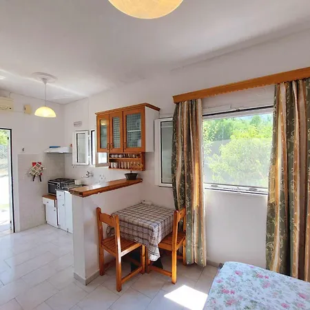 Eleni Agios Gordios (Corfu)