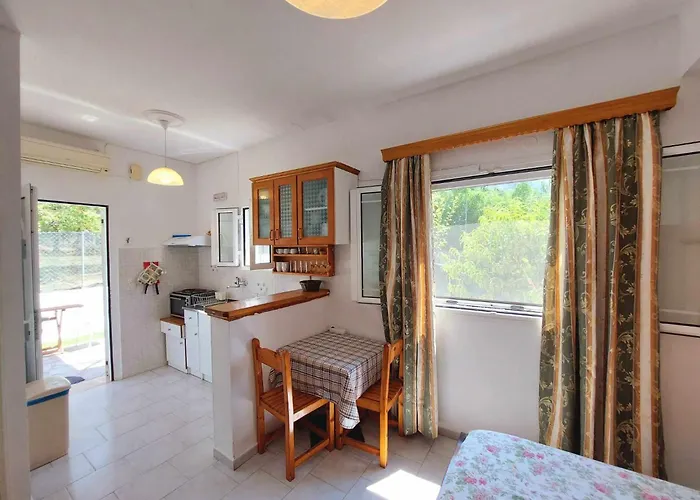 Eleni אגיוס גורדיוס